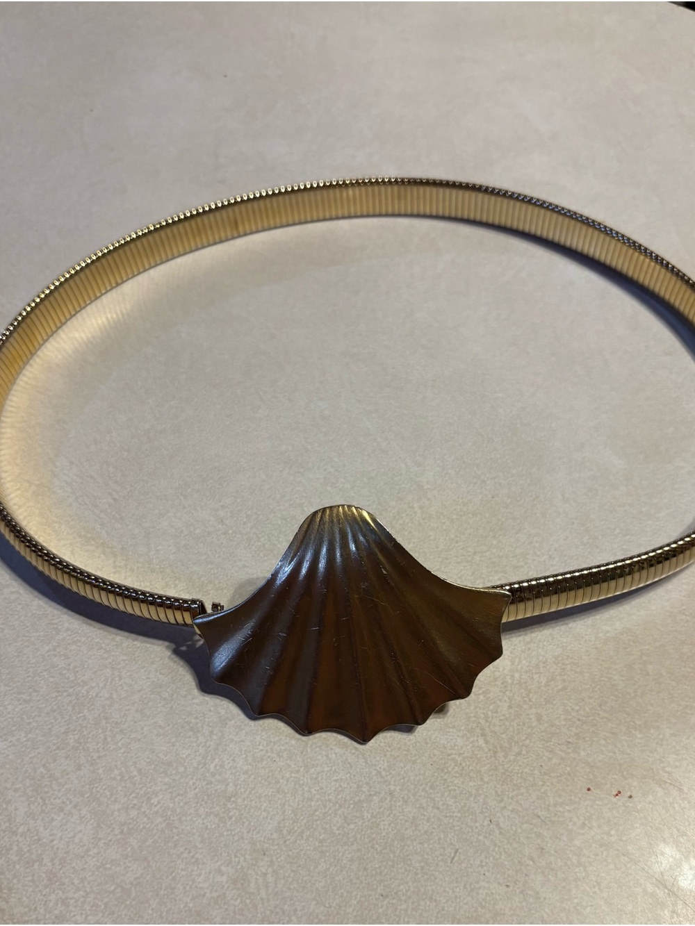 21) Vintage Gold Tone Mesh Belt Large Sculpture Fan Shell Buckle